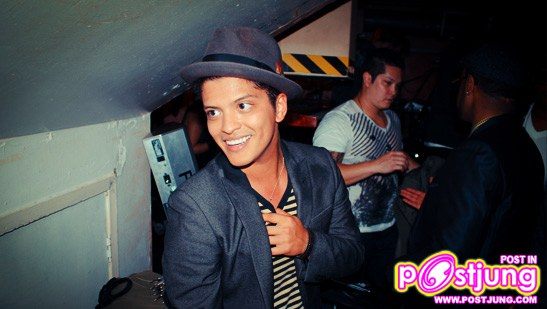 Bruno Mars เป็นใครอยากรู้เข้ามา