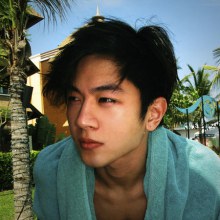 โทนี่ รากแก่น    สุดหล่อ !