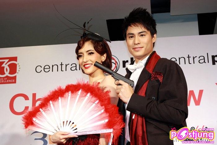 พิ้งกี้ & นาวินต้าร์ ในงาน Chinese new year 2011 @ Central world