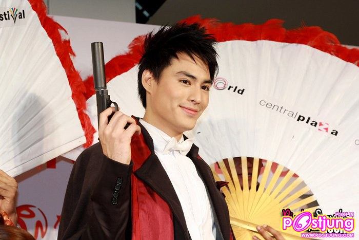 พิ้งกี้ & นาวินต้าร์ ในงาน Chinese new year 2011 @ Central world