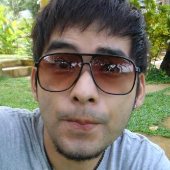 ใครพอจะรู้จักหนุ่มผู้นี้ไหม