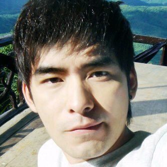 ใครพอจะรู้จักหนุ่มผู้นี้ไหม