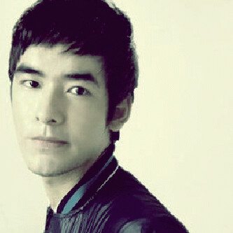 ใครพอจะรู้จักหนุ่มผู้นี้ไหม