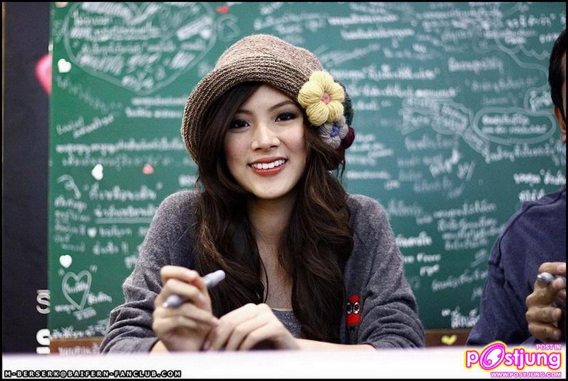 ใบเฟิร์น งานแจกลายเซ็นต์ Boxset สิ่งเล็กๆที่เรียกว่ารัก @ CTW