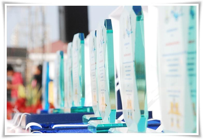 สู่ชีวิตสังคมร่วมสมัย