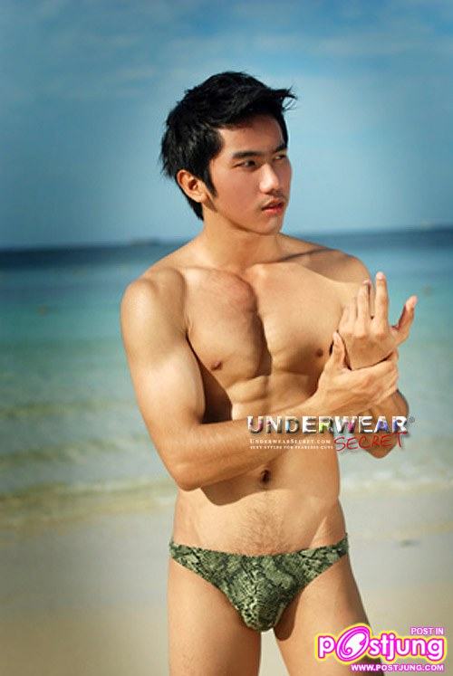 นายแบบกางเกงว่ายน้ำนิตยสาร AXIS