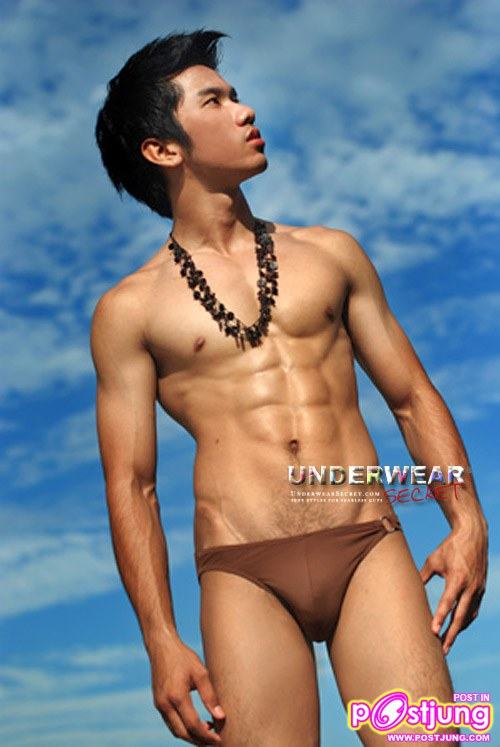นายแบบกางเกงว่ายน้ำนิตยสาร AXIS