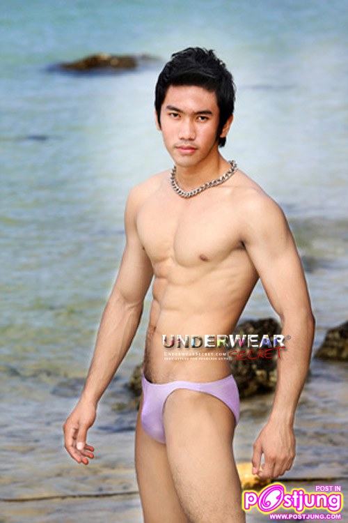 นายแบบกางเกงว่ายน้ำนิตยสาร AXIS