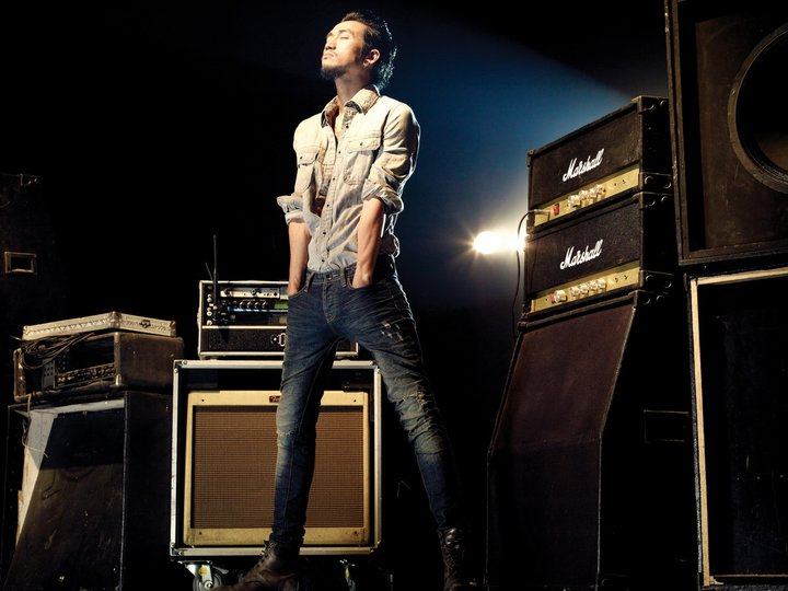 The Broken Heart Jeans Project co-designed by Toon