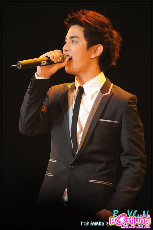 The star @ TOP AWARDs 2010