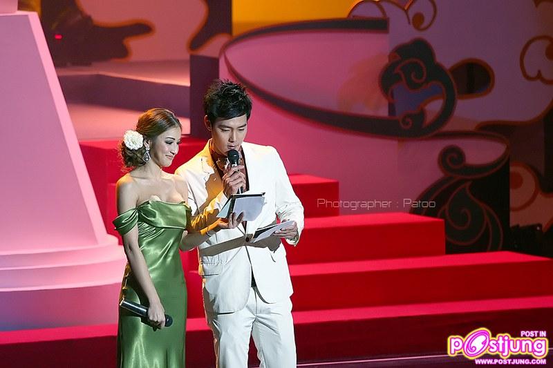 ชุดเเพท ณปภา ในงานท็อปอวอดส์ ใช่เรย ! 55 เป๊ะ!