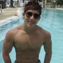 หนุ่มหล่อ กับ สายน้ำ