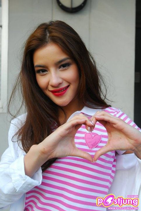 ศิลปินดาราในโครงการ AIIZ LOVE CHARITY ครั้งที่ 5