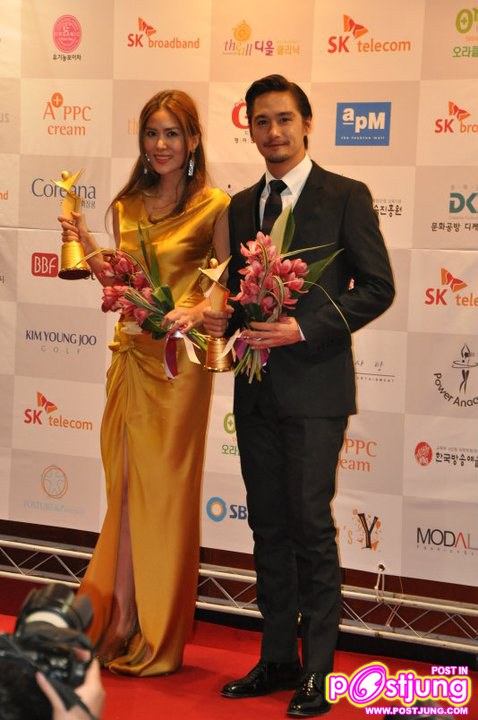 เชอรี่ เข็มอัปสร & อนันดา งานAsia Model Festival Awards 2011