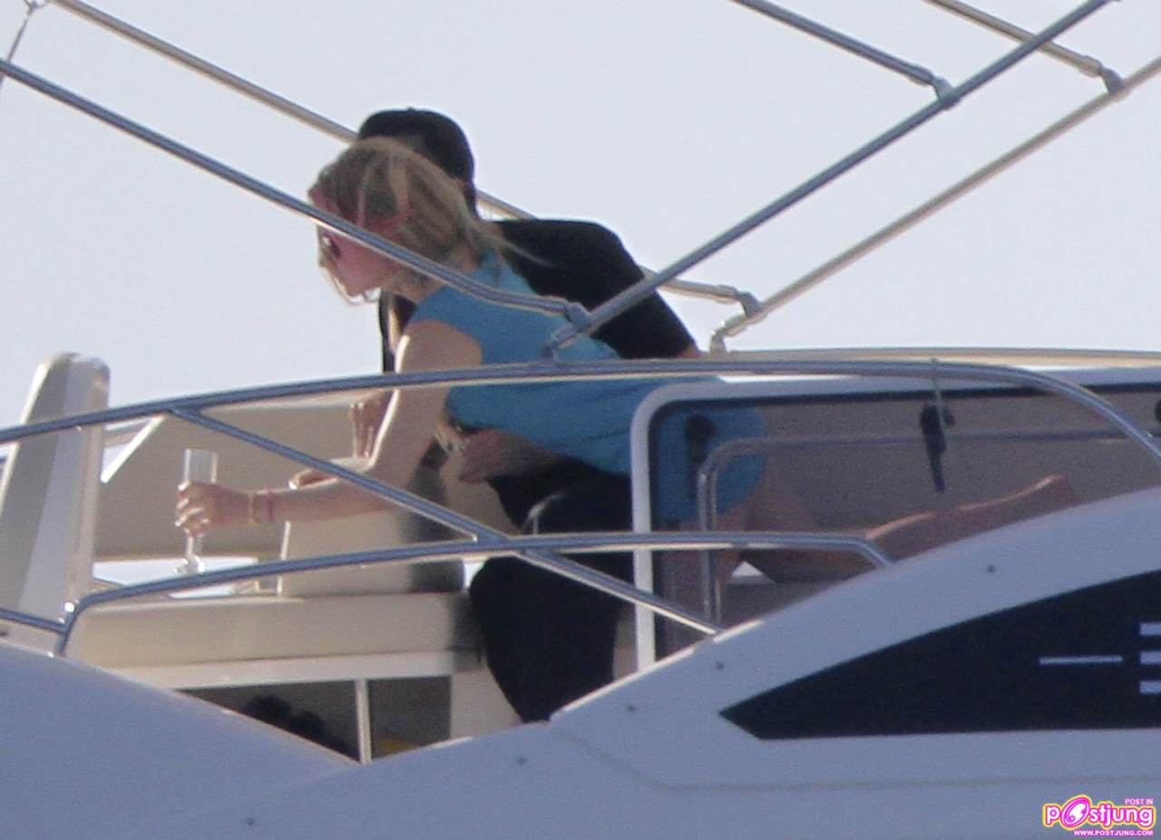 Avril Lavigne  กลับมาแล้วววว