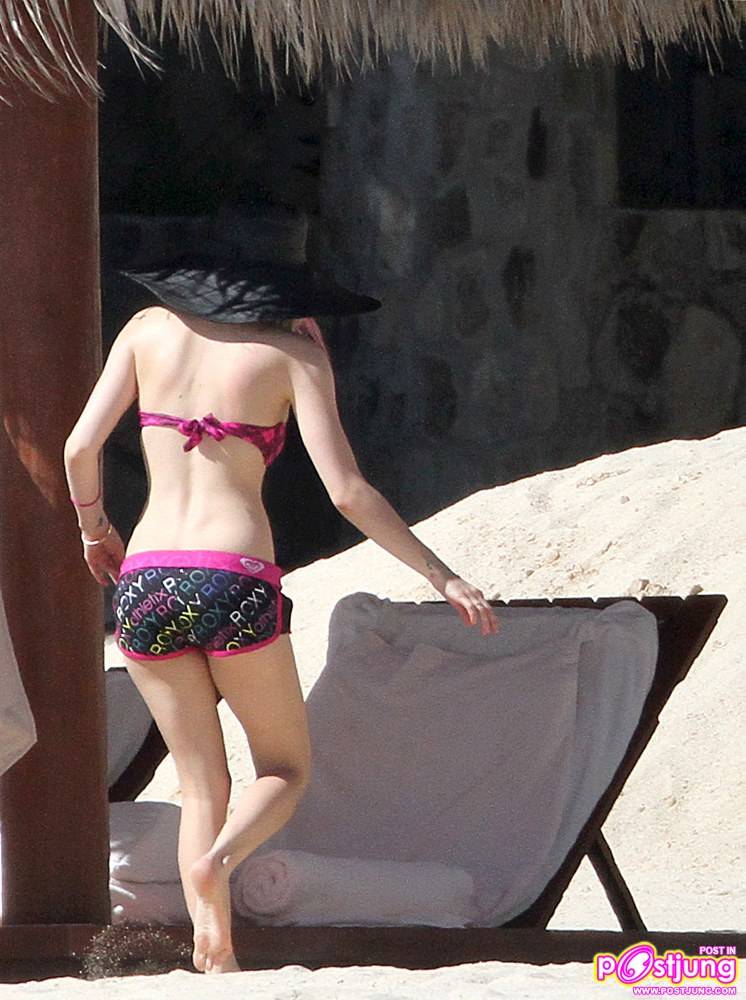 Avril Lavigne  กลับมาแล้วววว