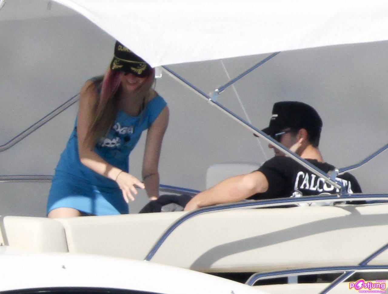 Avril Lavigne  กลับมาแล้วววว