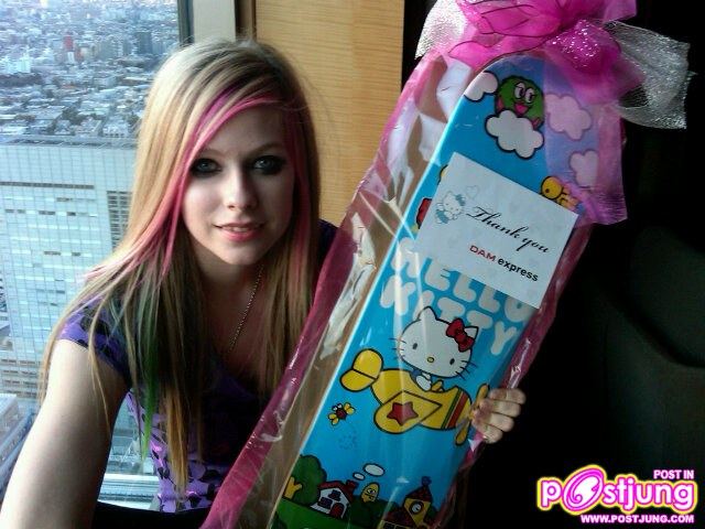 Avril Lavigne  กลับมาแล้วววว