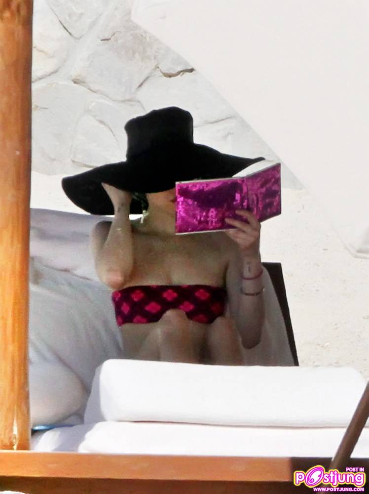 Avril Lavigne  กลับมาแล้วววว