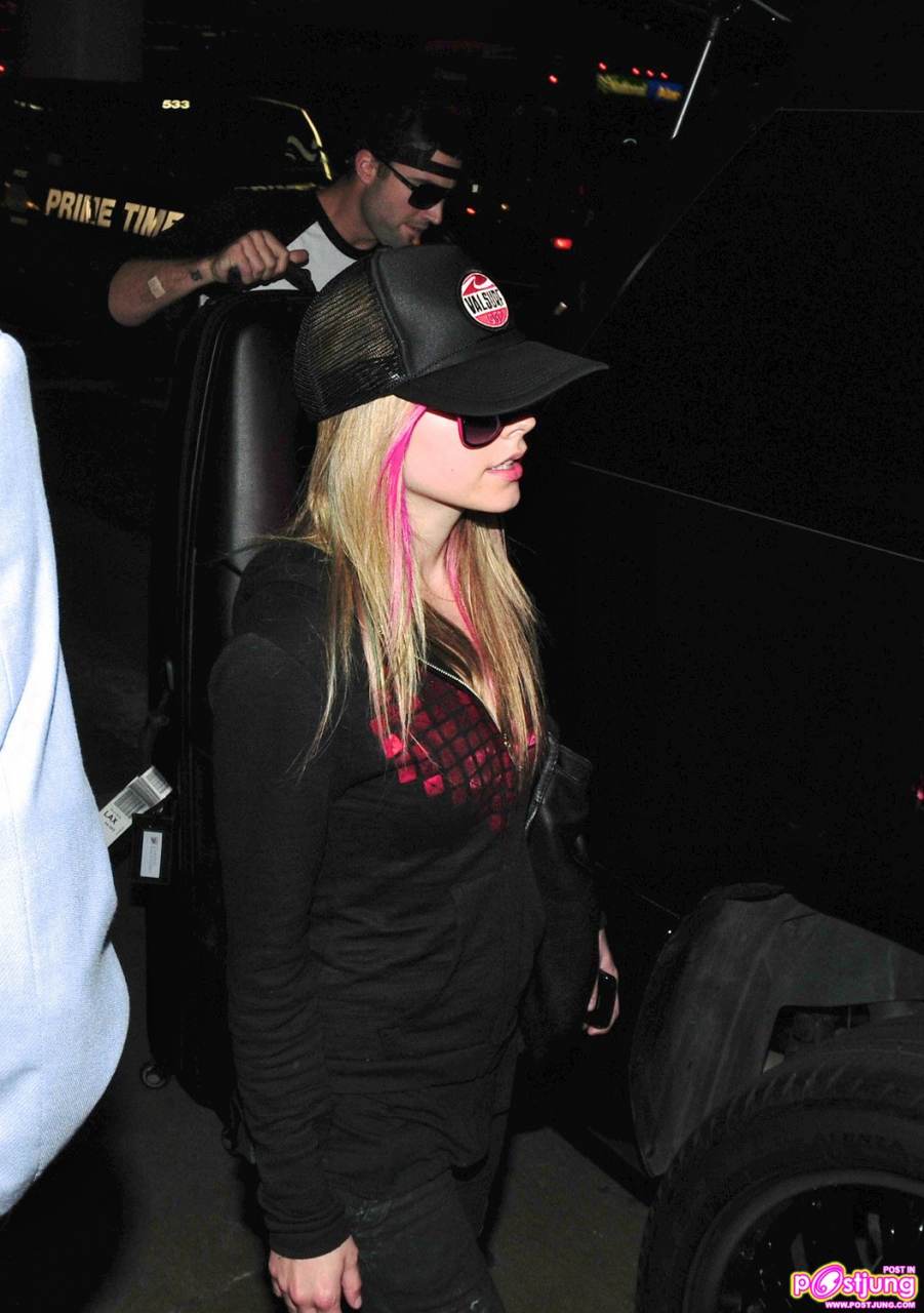 Avril Lavigne  กลับมาแล้วววว