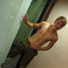 หนุ่มตี๋ อวดหุ่น... sexy