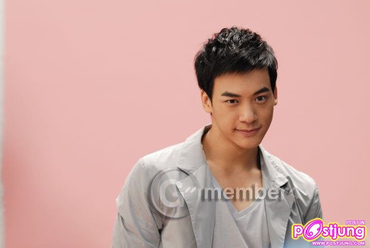 บี้ ถ่ายปกอัลบั้มใหม่ 'รักนะคะ'