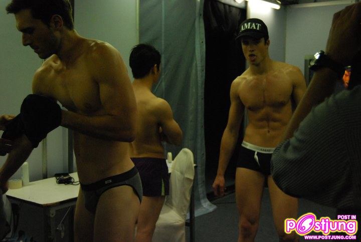 [Backstage] AMAT Fashion Show @ FAME 2010 [22 Oct 2010]