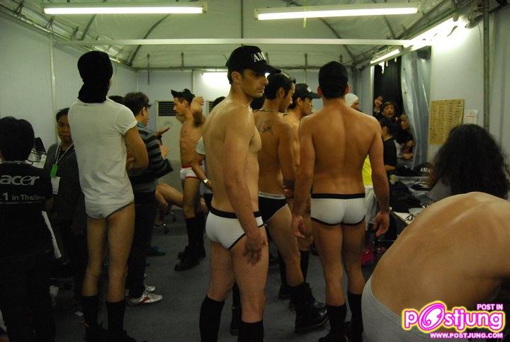 [Backstage] AMAT Fashion Show @ FAME 2010 [22 Oct 2010]