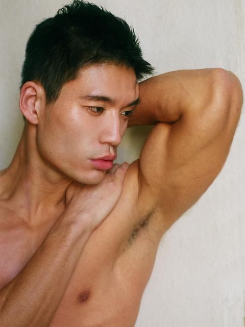 คนนี้หล่อ ชื่อ KEVIN KREIDER LEE