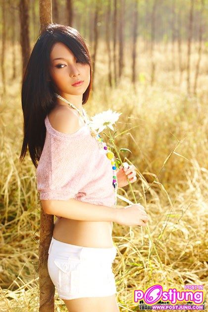 ลลิน ธนะภูมิ เธอคนนี้ที่รับบท ดวงใจ ในมนต์รักลุกทุ่ง