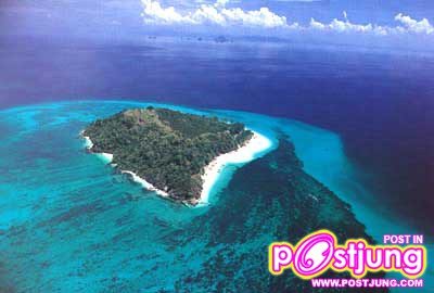 เกาะพีพีเล อยู่ทางใต้ของเกาะพีพีดอน มีอ่าวที่สวยงามและมีชื่อเสียงระดับโลกจากภาพยนตร์เรื่อง The Beach