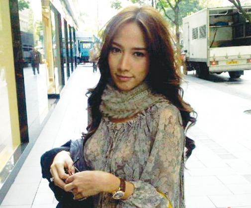 อั้ม พัชราภา และ ชมพู่ อารยา ใครโพสท่าได้สุดยอดกว่ากัน