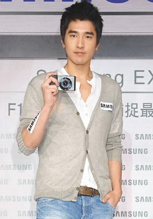 พรีเซ็นเตอร์ นูโทรจีน่า เมนส์ Mark Choa