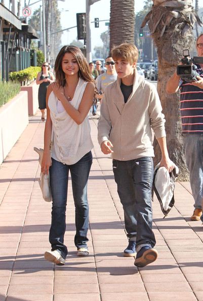 คู่รักวัยละอ่อน..Justin Bieber and Selena Gomez