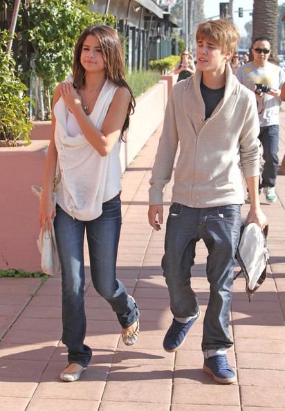 คู่รักวัยละอ่อน..Justin Bieber and Selena Gomez