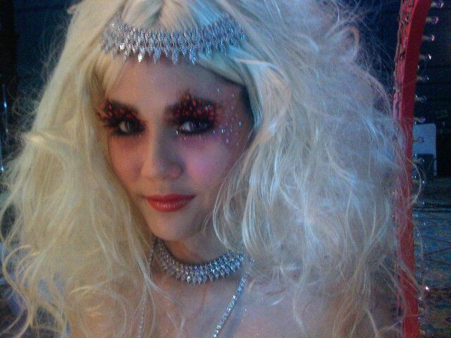 ชมพู่ อารยา โชว์เต้นเพลงมูแลงลูจสุดเซ็กซี่ในรหัสทรชน