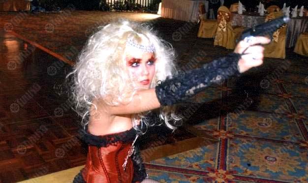 ชมพู่ อารยา โชว์เต้นเพลงมูแลงลูจสุดเซ็กซี่ในรหัสทรชน