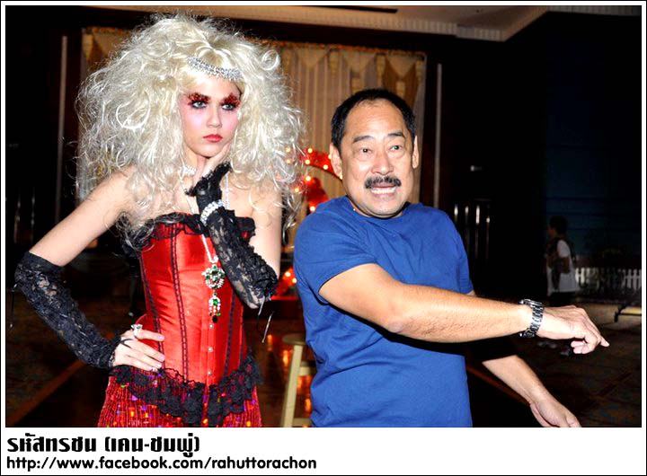 ชมพู่ อารยา โชว์เต้นเพลงมูแลงลูจสุดเซ็กซี่ในรหัสทรชน