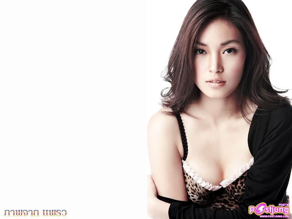 6. "หมวยเอ็กซ์แตก"  เมย์-พิชญ์นาฏ สาขากร  สาว หมวยดีกรีดีความเซ็กซี่ ที่ไม่ว่าจะเล่นหนังหรือถ่ายแบบก็เป็นที่สนใจและจับตามองอยู่เสมอ ด้วยความหมวยโดดเด่นของเมย์นี้ ทำให้ใครหลายคนยกตำแหน่งความสวยของเธอเทียบเท่ากับนักแสดงฮ่องกง อย่างซูฉี่ เลยก็ว่าได้ เมย์จึงถือว่าเป็นดาราหน้าหมวยอีกคนที่จะเป็นดาวค้างฟ้าไปอีกนาน