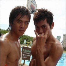 ว่ายน้ำกันเถอะ