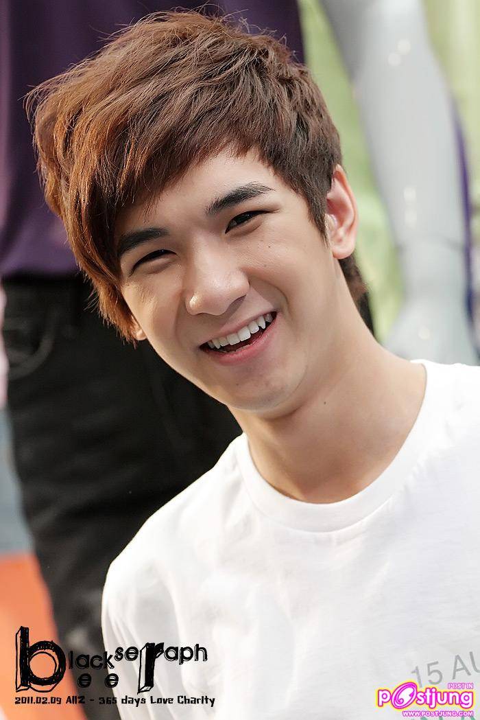 กัน ริท เซน งานเดินแบบ AIIZ 365 Days Love Charity @ Paradise Park