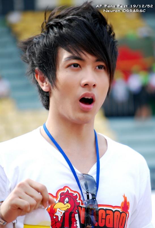 เค้าชอบ พี่นัท ทิววววววว  อิอิ หล่อ