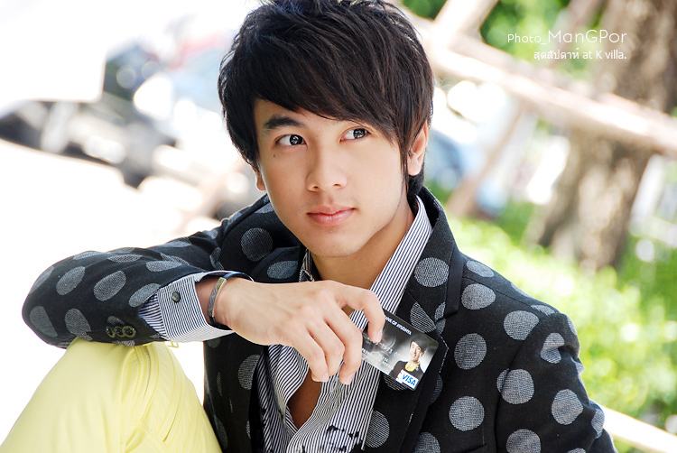 เค้าชอบ พี่นัท ทิววววววว  อิอิ หล่อ