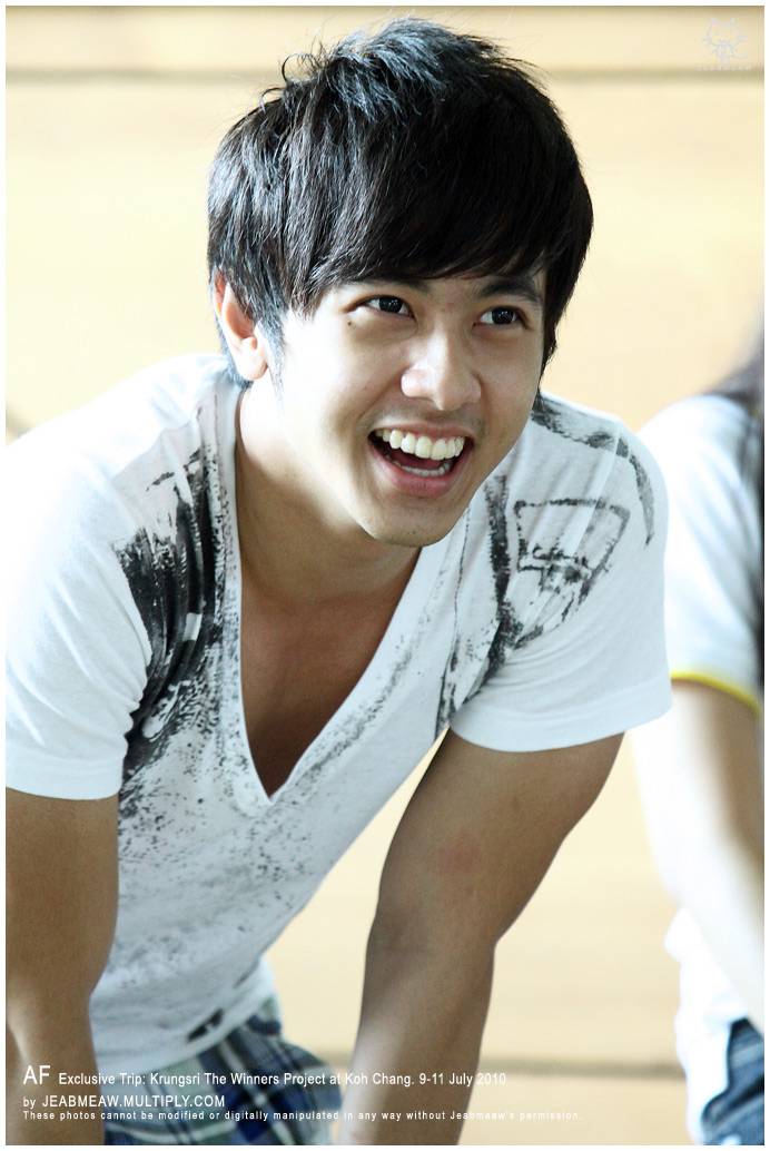 เค้าชอบ พี่นัท ทิววววววว  อิอิ หล่อ