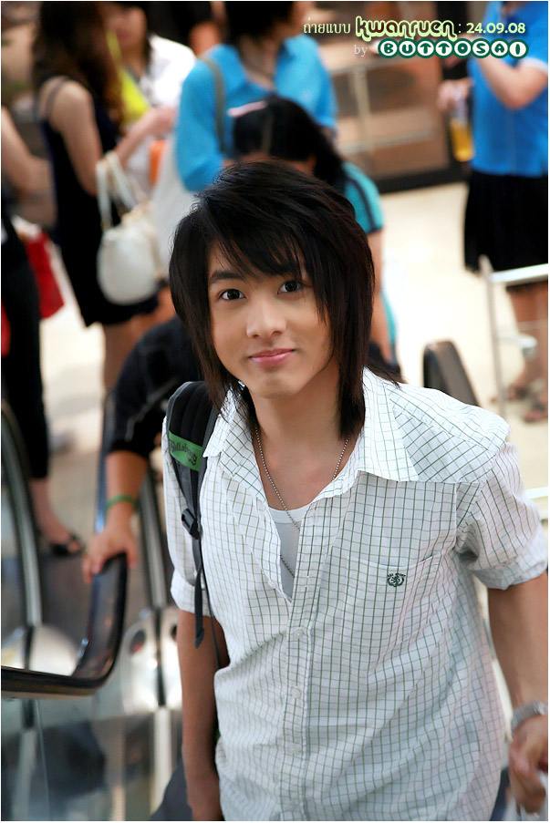 เค้าชอบ พี่นัท ทิววววววว  อิอิ หล่อ