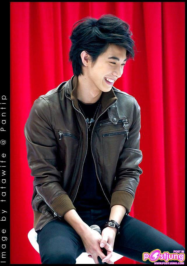 มาริโอ้ เกรซ โตโน่ งานเปิดตัวพรีเซนเตอร์ไวตามิ้ลค์ @Siam Discovery