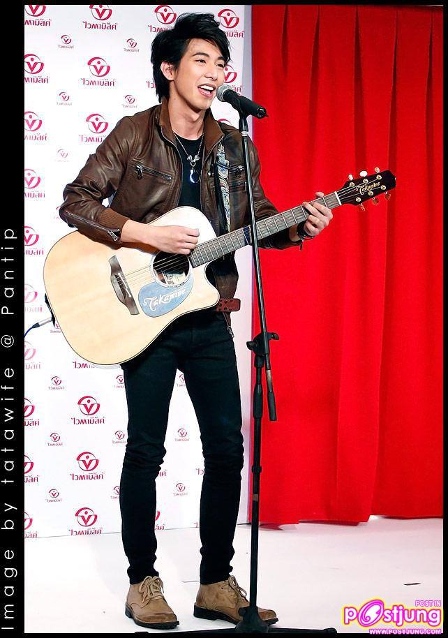 มาริโอ้ เกรซ โตโน่ งานเปิดตัวพรีเซนเตอร์ไวตามิ้ลค์ @Siam Discovery