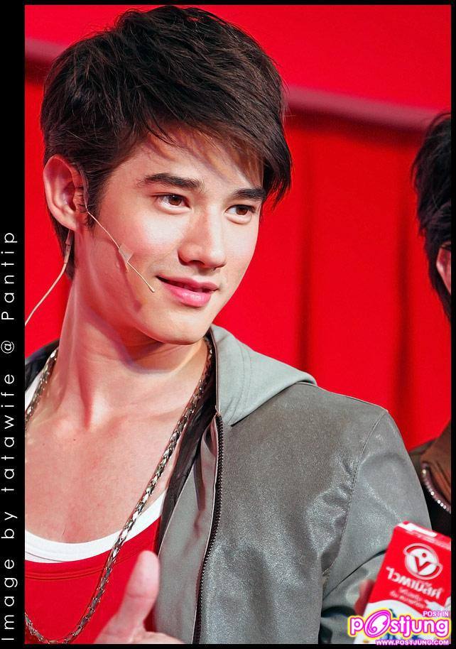 มาริโอ้ เกรซ โตโน่ งานเปิดตัวพรีเซนเตอร์ไวตามิ้ลค์ @Siam Discovery