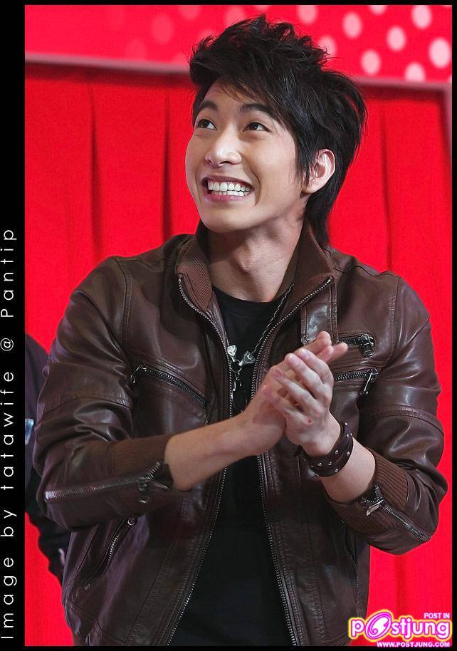 มาริโอ้ เกรซ โตโน่ งานเปิดตัวพรีเซนเตอร์ไวตามิ้ลค์ @Siam Discovery