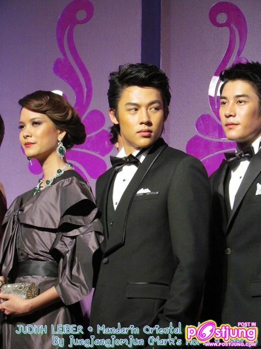 หมาก อ๋อม นาวินต้าร์ เดินแบบงานThe Legacy of Judith Leiber